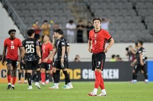 安永佳:来东亚杯不是为了连输三场,争取至少要赢下一场比赛