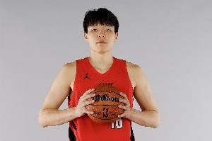 媒体人:杨瀚森的安排以国家队为重 回国后是否先回青岛还有变数