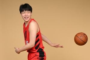 队记谈杨瀚森打亚洲杯:挺好 正好多一个机会看看他国家队的表现