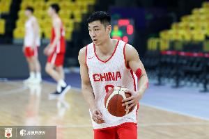  男篮的主力阵容基本确定 若五后卫最后一个名额将是高诗岩VS徐杰