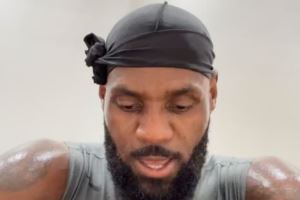  老骥伏枥💪🏾詹姆斯自拍练到汗流浃背：你没事 坚持下去🤯